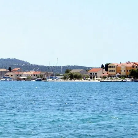 بيت للعطل Seaside House For Families With Children Krapanj, - 24166 *